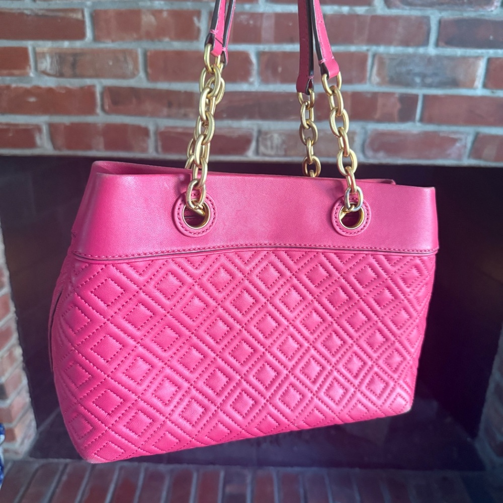 Tory Burch Quilted Chain Shoulder Bag SOLD OUT ONLINE
